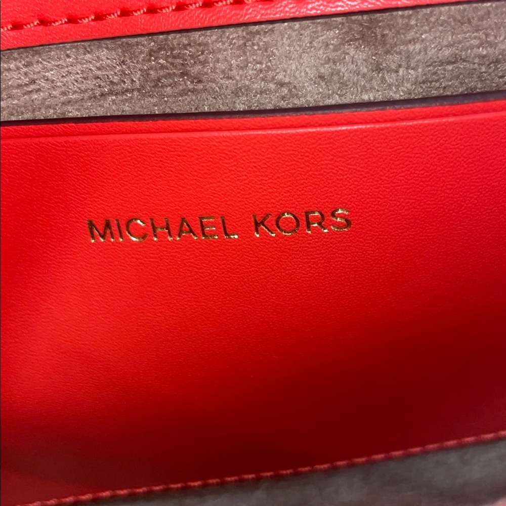 Michael Kors ‘Colby’ Medium Shoulder Bag - Picture 14 of 14